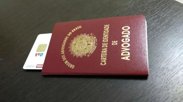 Estagiário que falsificou carteira da OAB para aplicar golpes é condenado pela Justiça