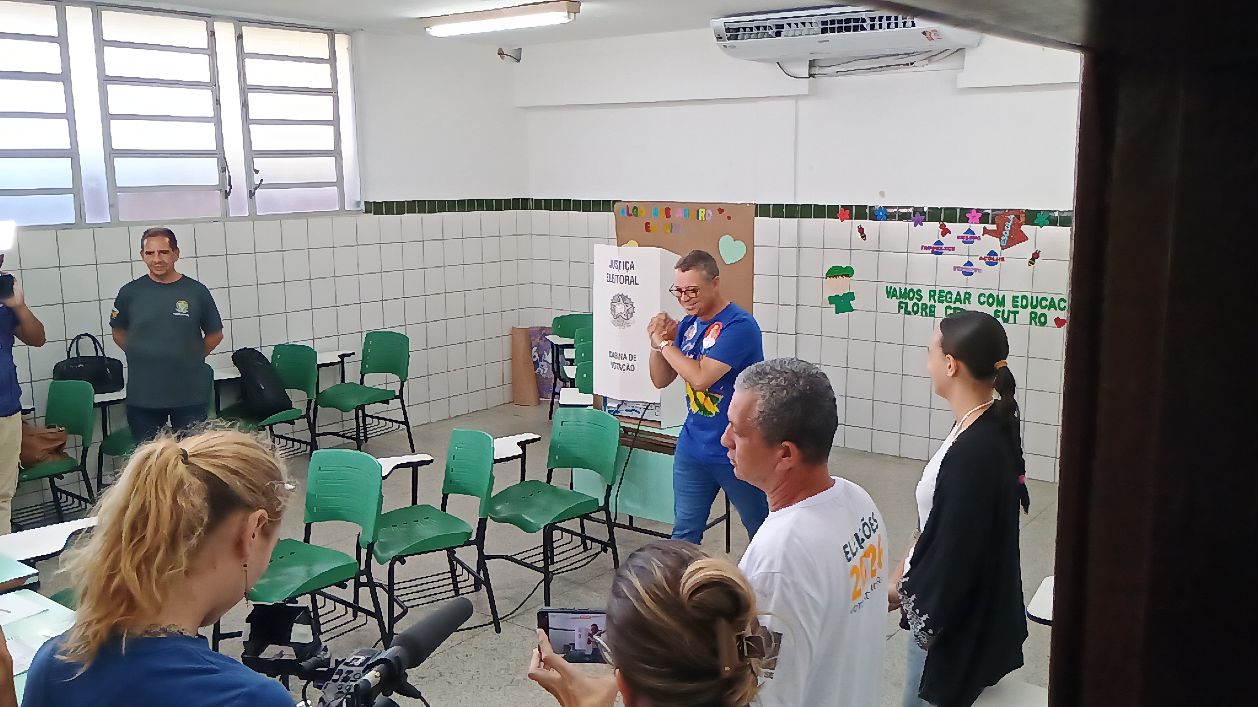 Candidato ao governo de Sergipe Fábio do PSD vota em Aracaju