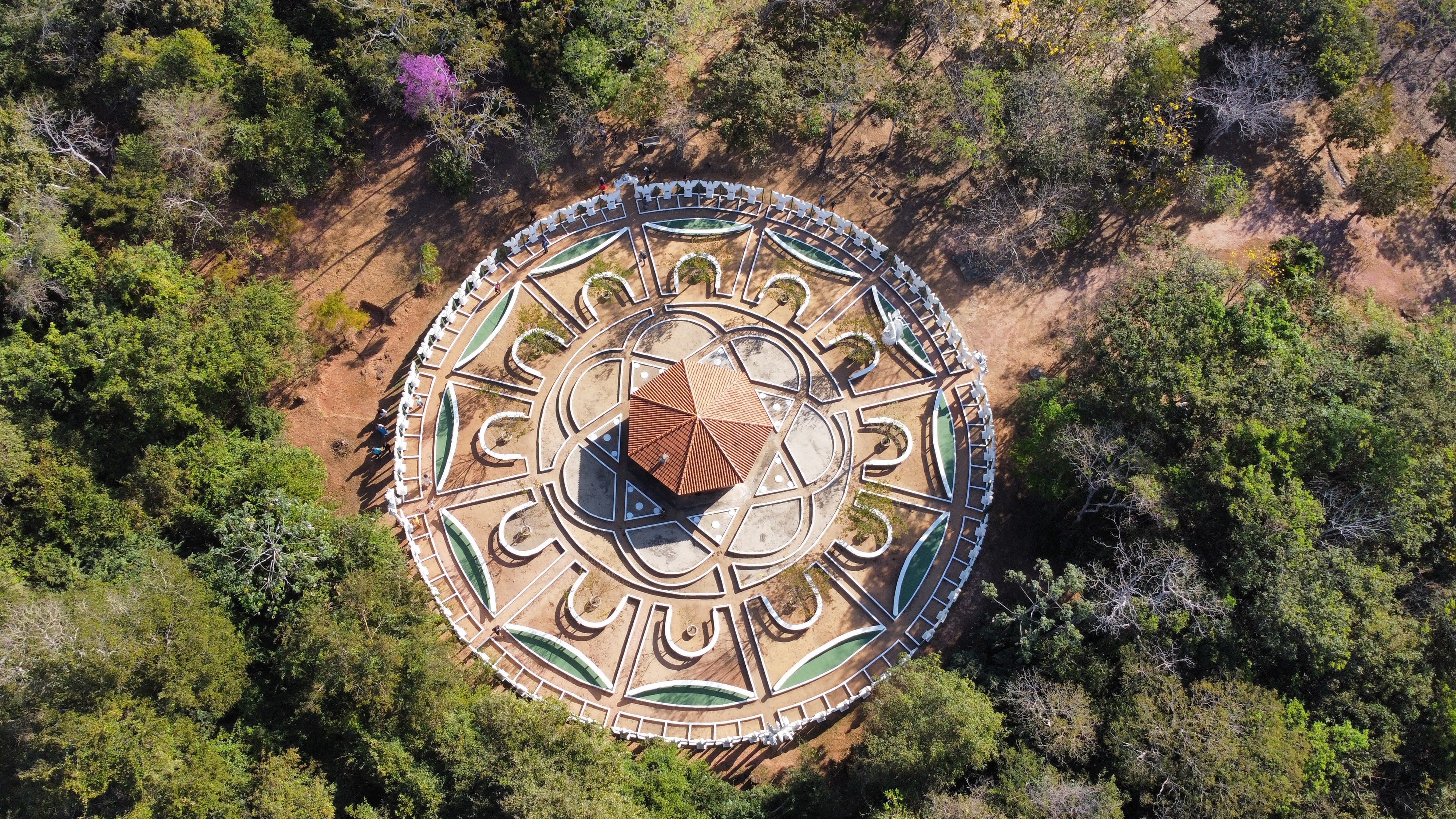 Mandala construída em MT tem 28 metros a mais do que a registrada como maior do mundo; conheça