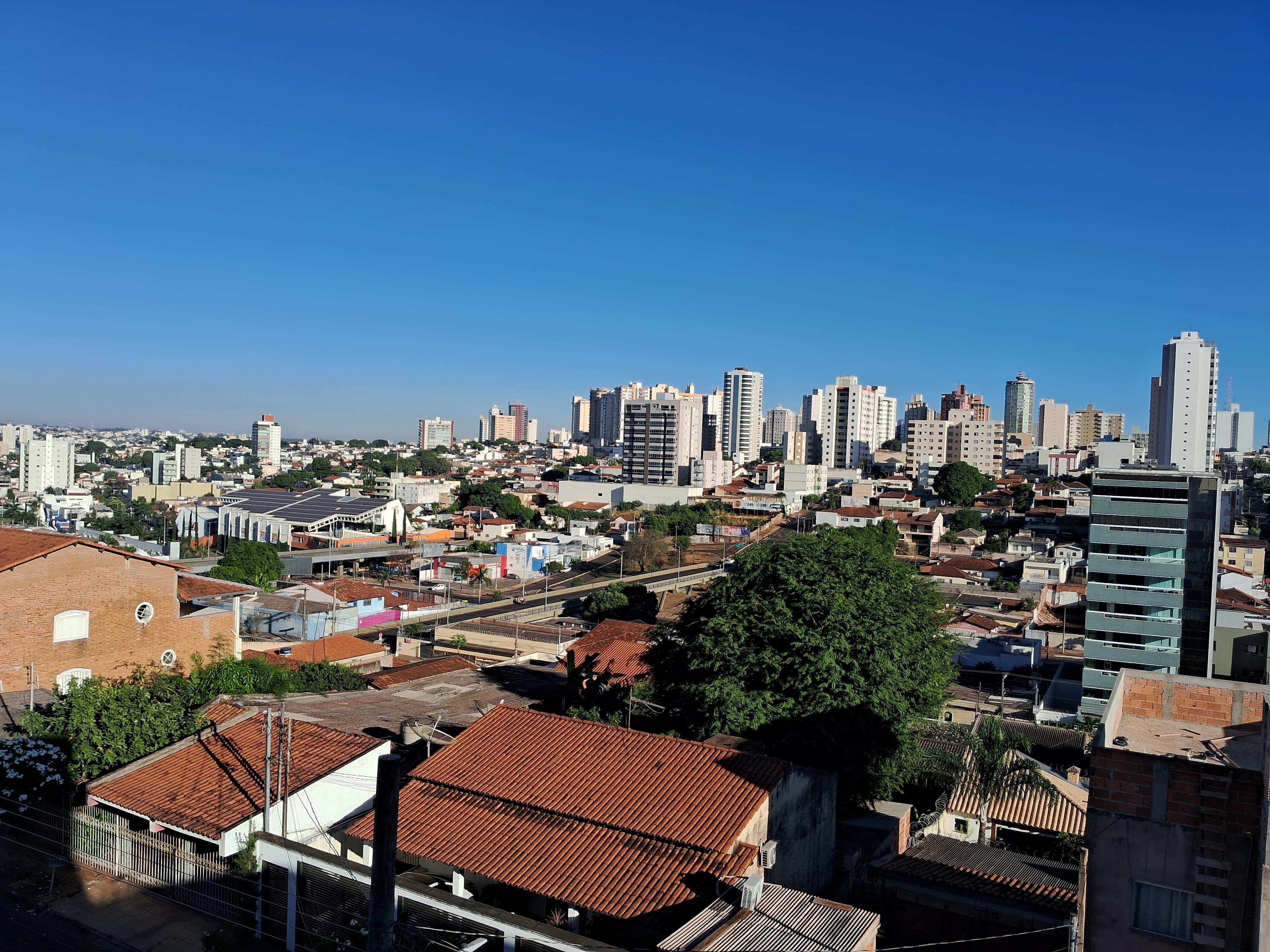 Frio começa a perder força e temperaturas podem chegar a 30° C no período da tarde no Triângulo