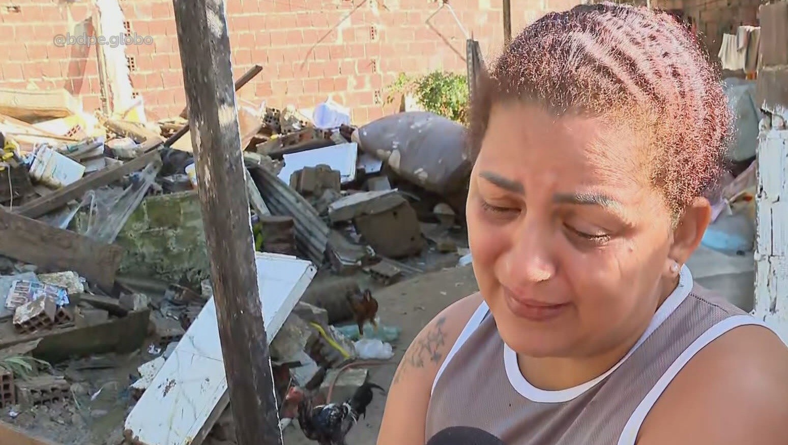 Mulher que perdeu filha e netos em deslizamento de barreira acusa poder público de negligência: 'Dor na alma, mas muito revoltada'  