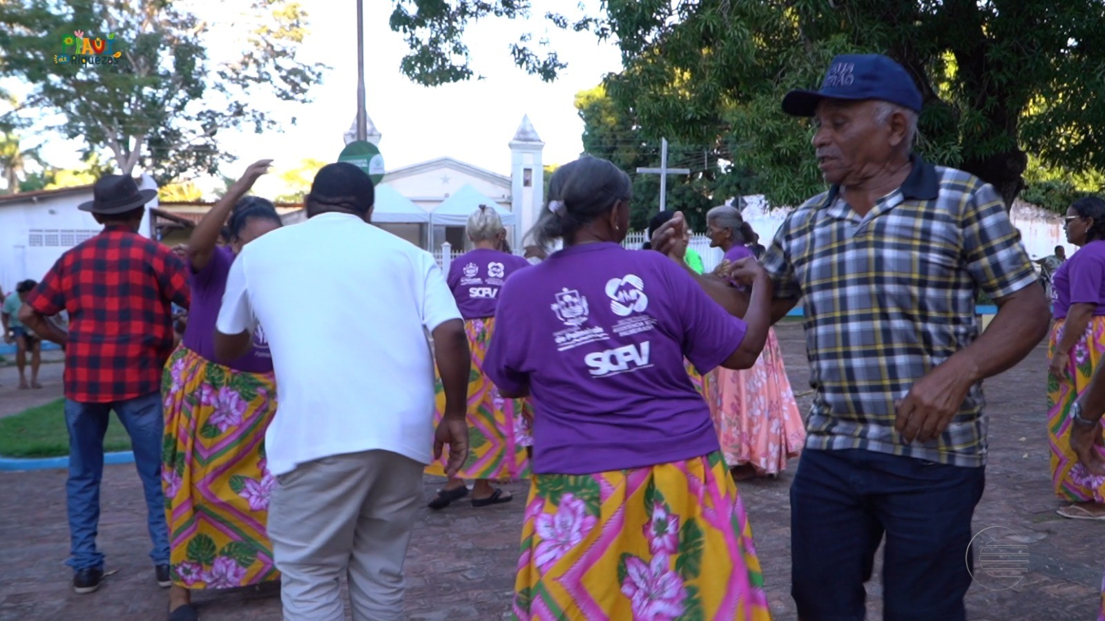 Tradição de seis décadas, dança do biri reúne homens e mulheres em Palmeirais