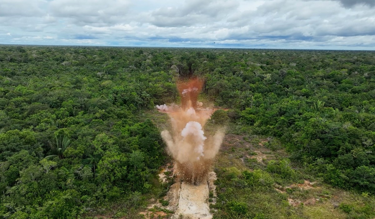 PF destrói pistas clandestinas usadas pelo tráfico internacional no Amazonas