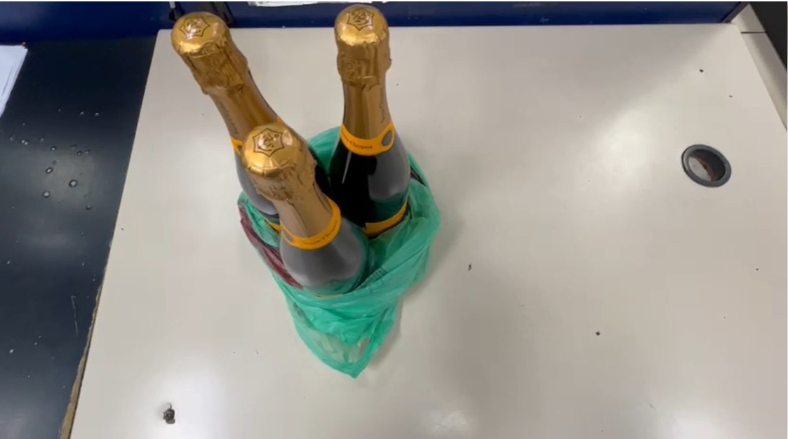 Advogada é presa em flagrante por furto de champanhe francês em supermercado de Copacabana