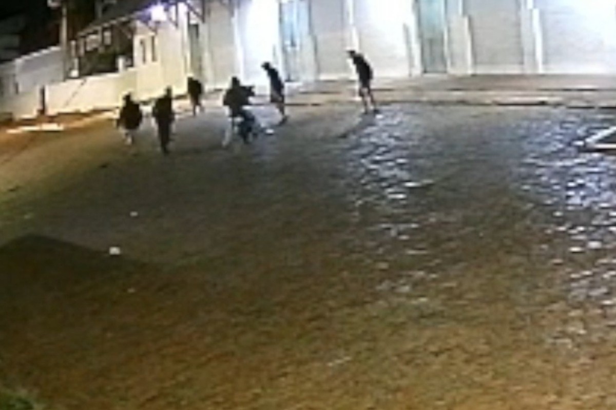 VÍDEO: jovens são espancados por grupo no centro de Campo Grande; vítima denuncia ataque homofóbico