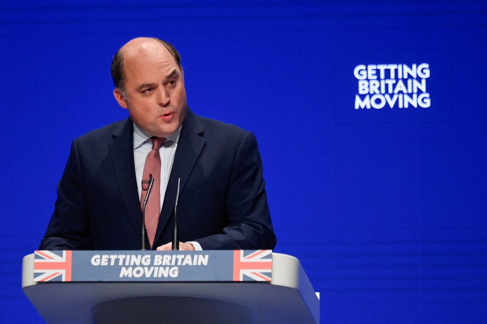 O ministro britânico da Defesa, Ben Wallace, fala durante a conferência anual do Partido Conservador em Birmingham, na Grã-Bretanha, em 2 de outubro de 2022 — Foto: REUTERS/Toby Melville