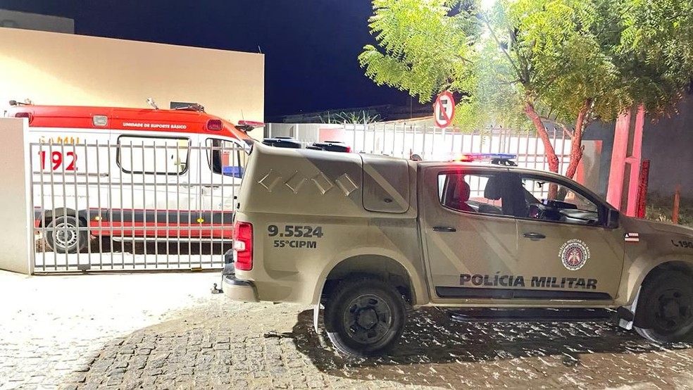 Jovem foi socorrido para hospital, mas não resistiu — Foto: Giro Ipiaú