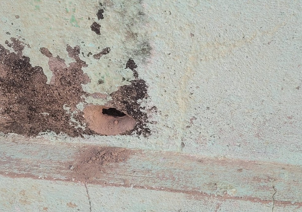 Marcas de tiros na cidade município João Dias (RN), interior do Rio Grande do Norte, investigação morte de prefeito — Foto: Flávio Soares/Inter TV Costa Branca