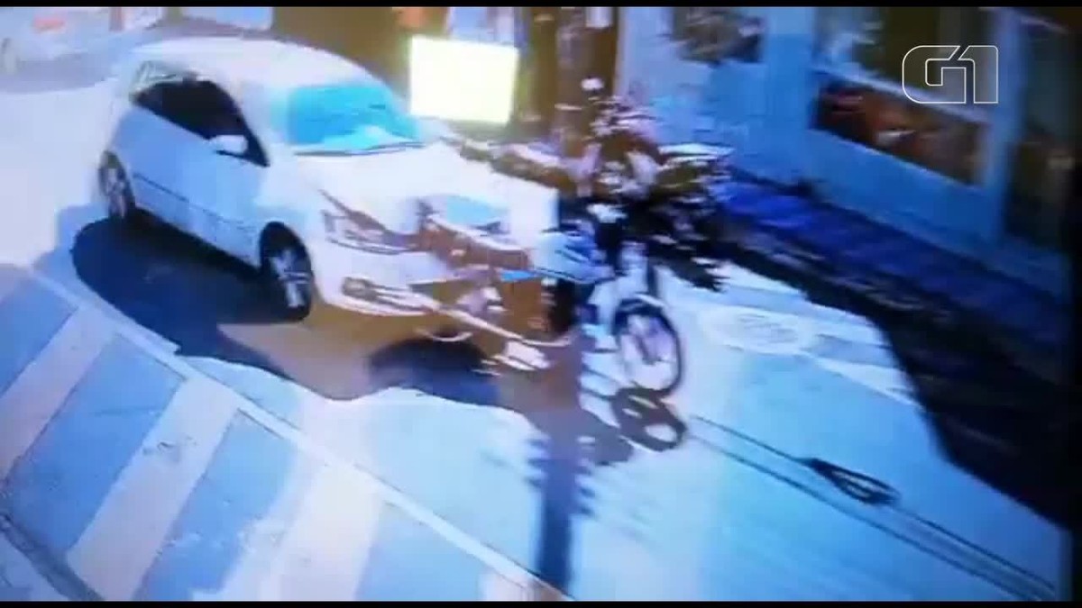 Vídeo Motorista Arrasta Moto Após Briga De Trânsito E Mulher Morre Em Guarapari Es Espírito 6024