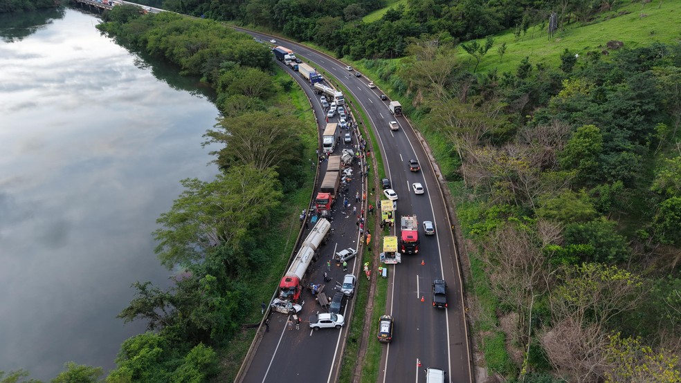 Acidentes na BR-050 — Foto: Reprodução/Via Drones