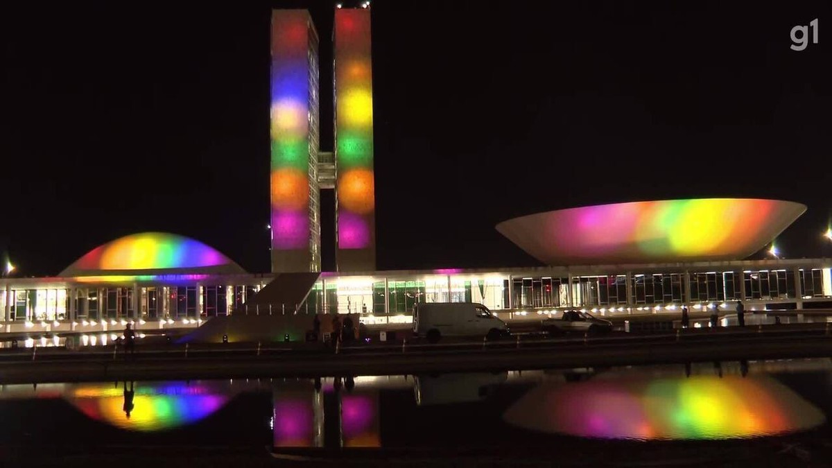 Cidade do Rio se cobre com as cores do arco-íris para festejar o Dia  Internacional do Orgulho LGBTQIAP+ - Jornal O Globo