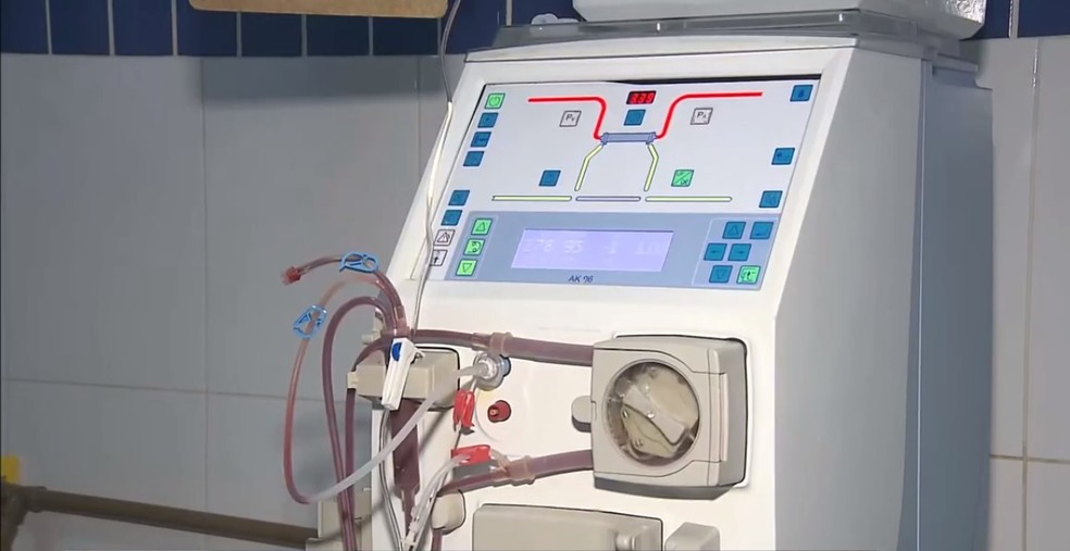 Máquina responsável pela hemodiálise dos pacientes — Foto: Reprodução/TV Cabo Branco