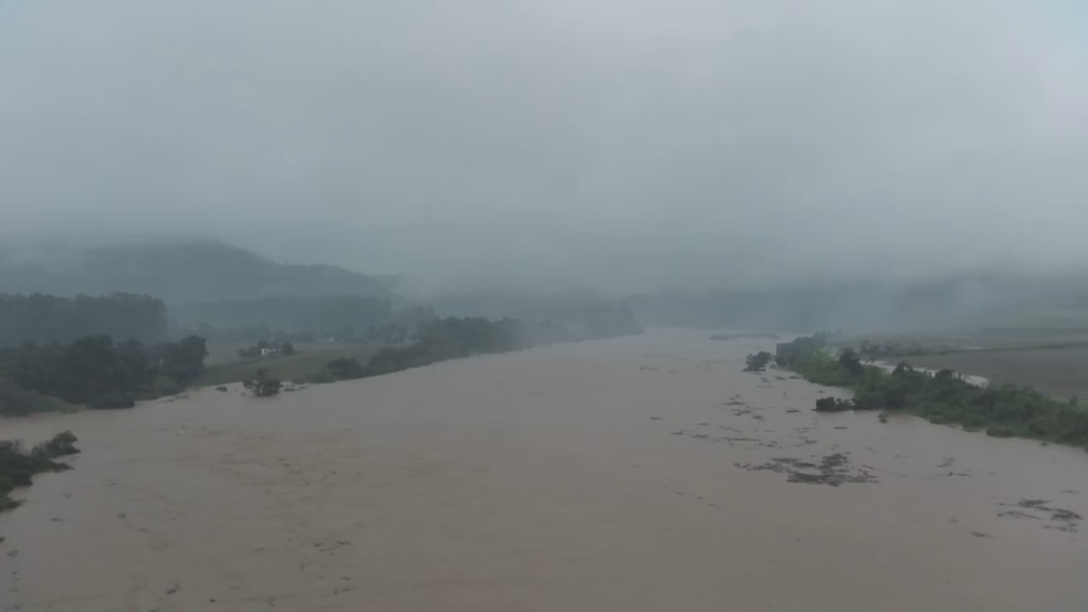 Cheia no Rio Taquari após temporal — Foto: Márcio Luis Vivian