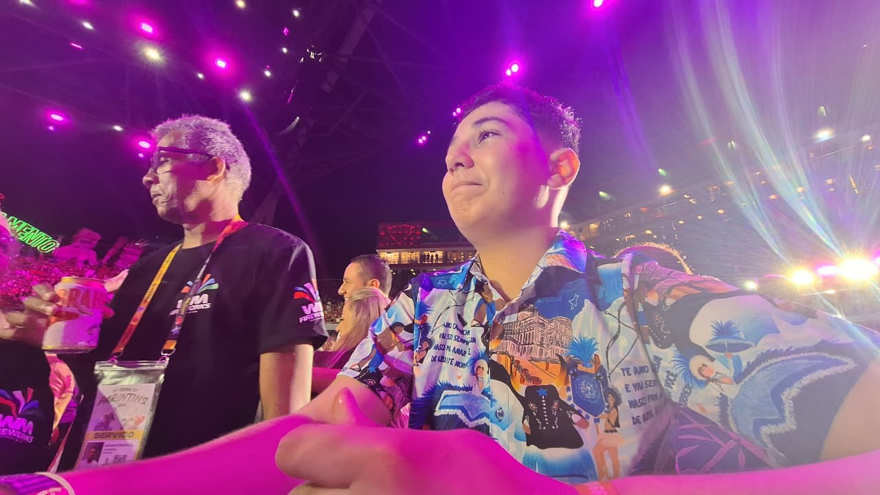 Festa dos Visitantes 2026 reúne multidão em Parintins com shows de Leonardo e Filho do Piseiro