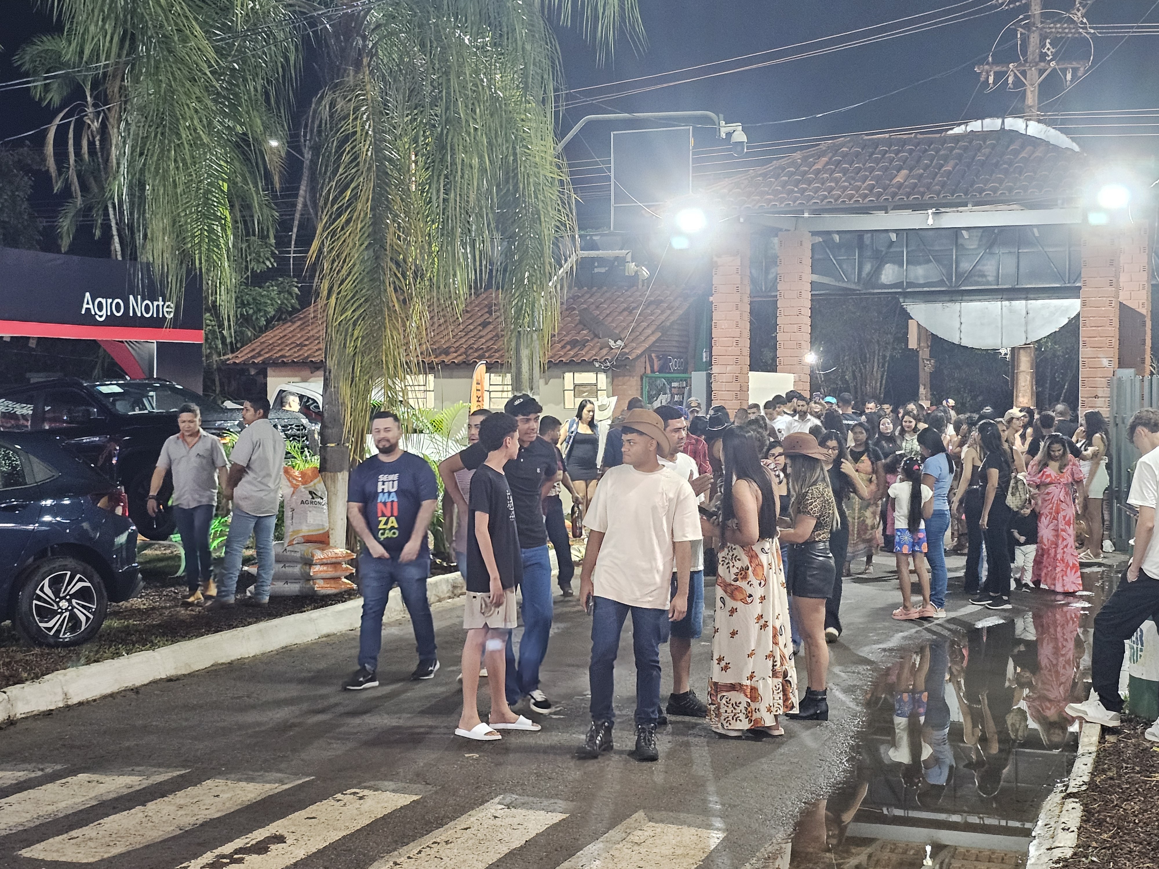 Mulher de 28 anos dá à luz na entrada da Expoacre em Rio Branco