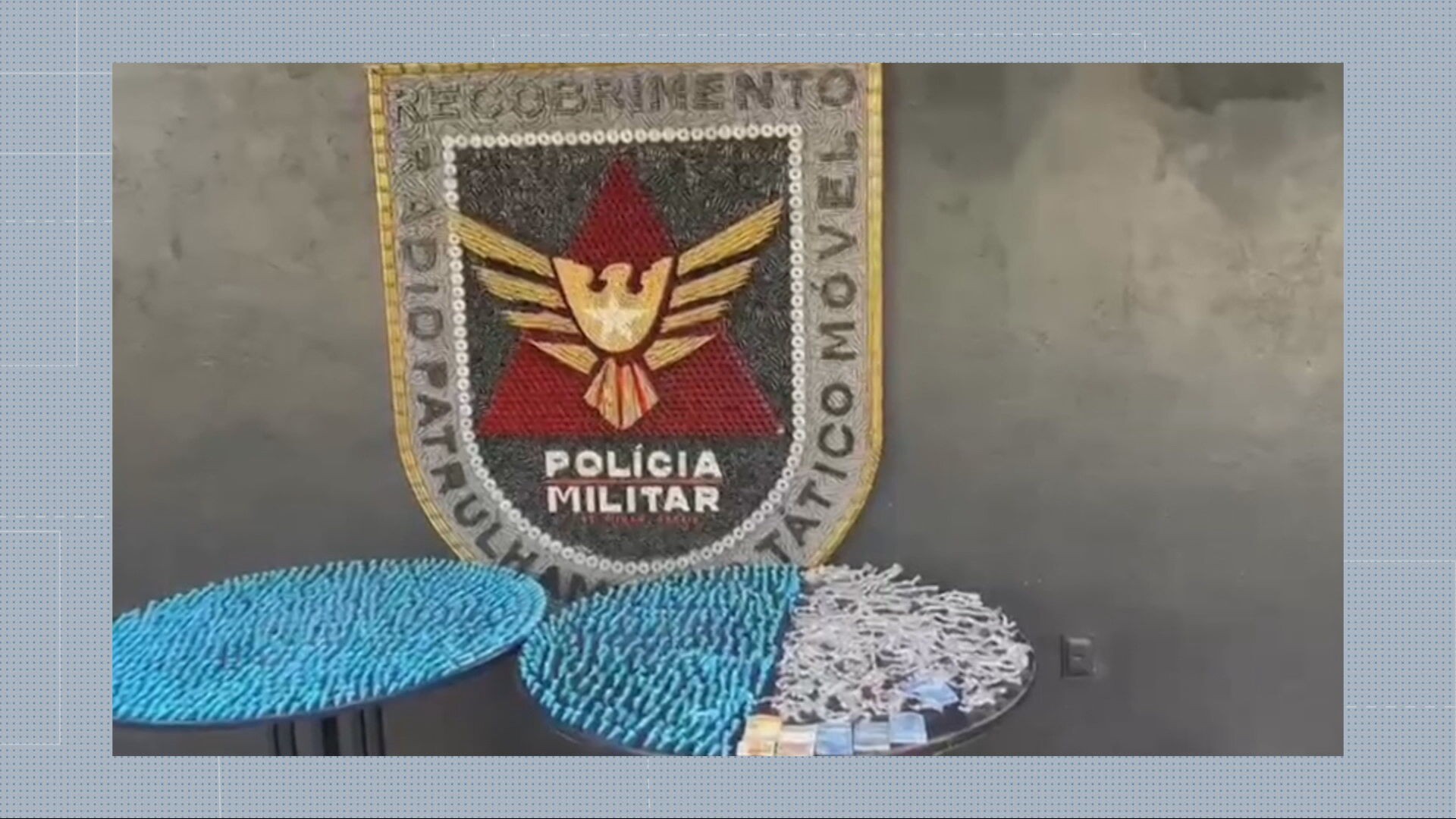 Homem é preso e PM apreende mais de 1,5 mil porções de drogas escondidas perto de creche em BH