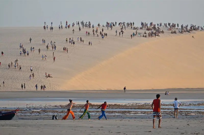 Guias de turismo protestam contra nova tarifa e restrição de veículo com gestão privada em Jericoacoara