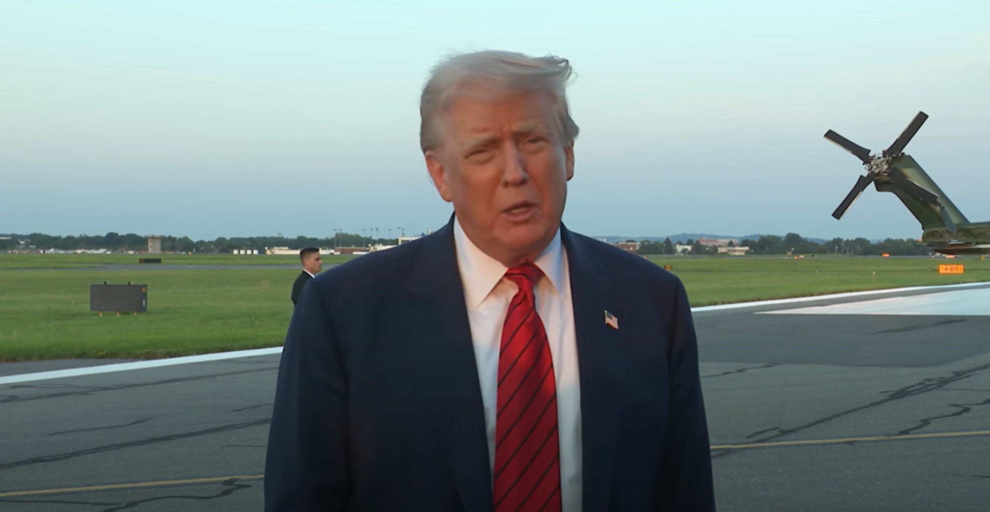 É #FAKE vídeo em que Trump diz 'força, Bolsonaro' e se solidariza com brasileiros; fala foi criada com inteligência artificial