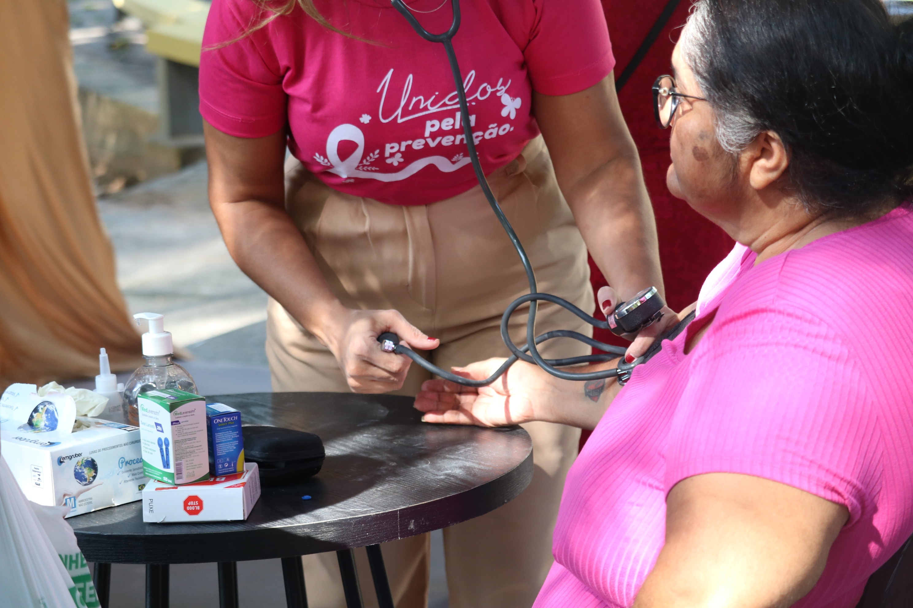 Ação oferece consultas e exames gratuitos para mulheres em Feira de Santana; veja serviços