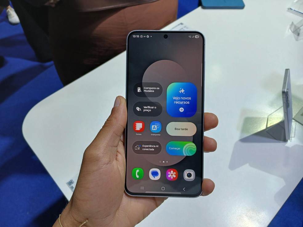 Samsung Galaxy S25 FE, lançado em 2025 — Foto: Darlan Helder/g1