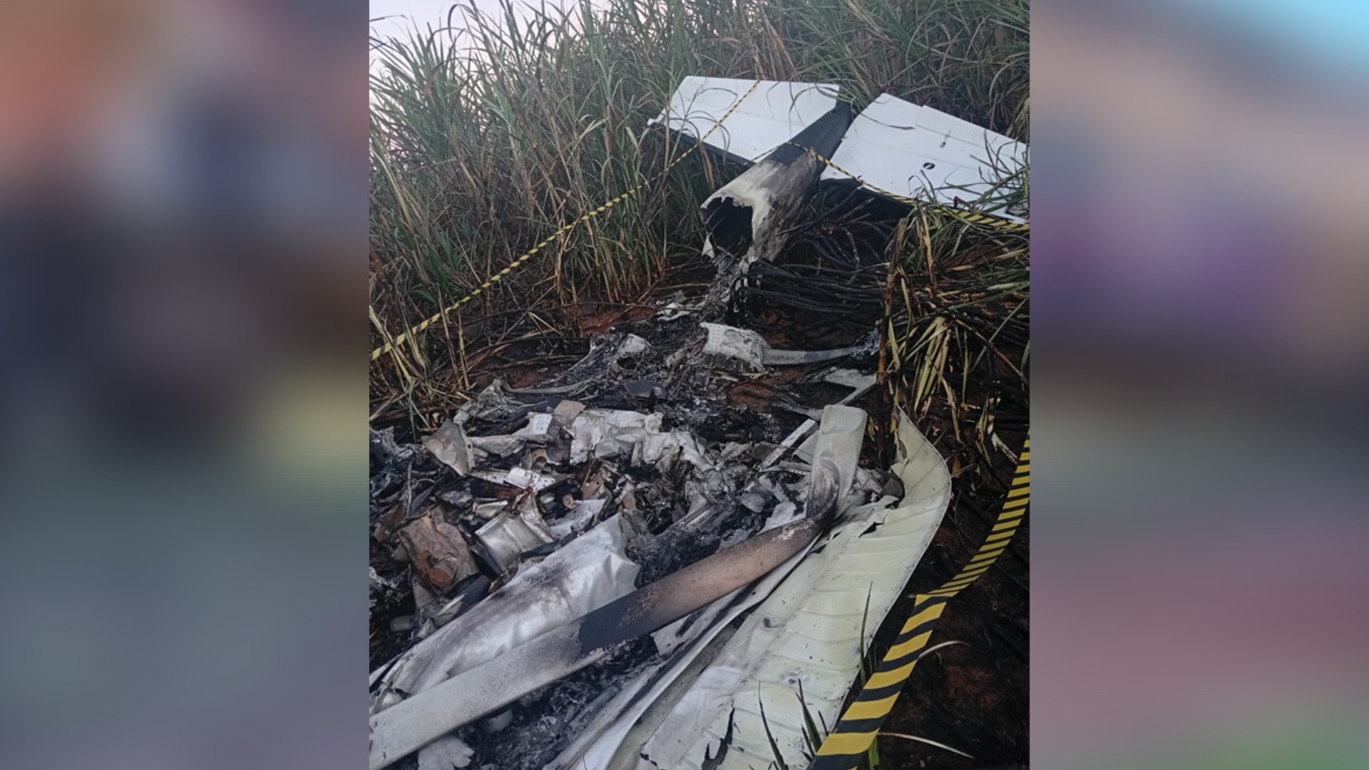 Queda de avião em área rural no interior de SP deixa um morto; aeronave pegou fogo após impacto