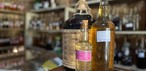 Licores de banana produzidos pela empreendedora Eunides.