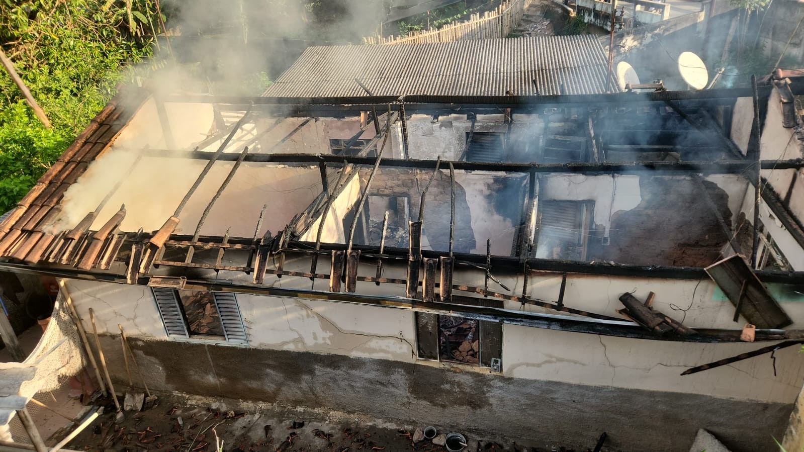 Idoso é agredido e tem casa incendiada pelo neto em MG