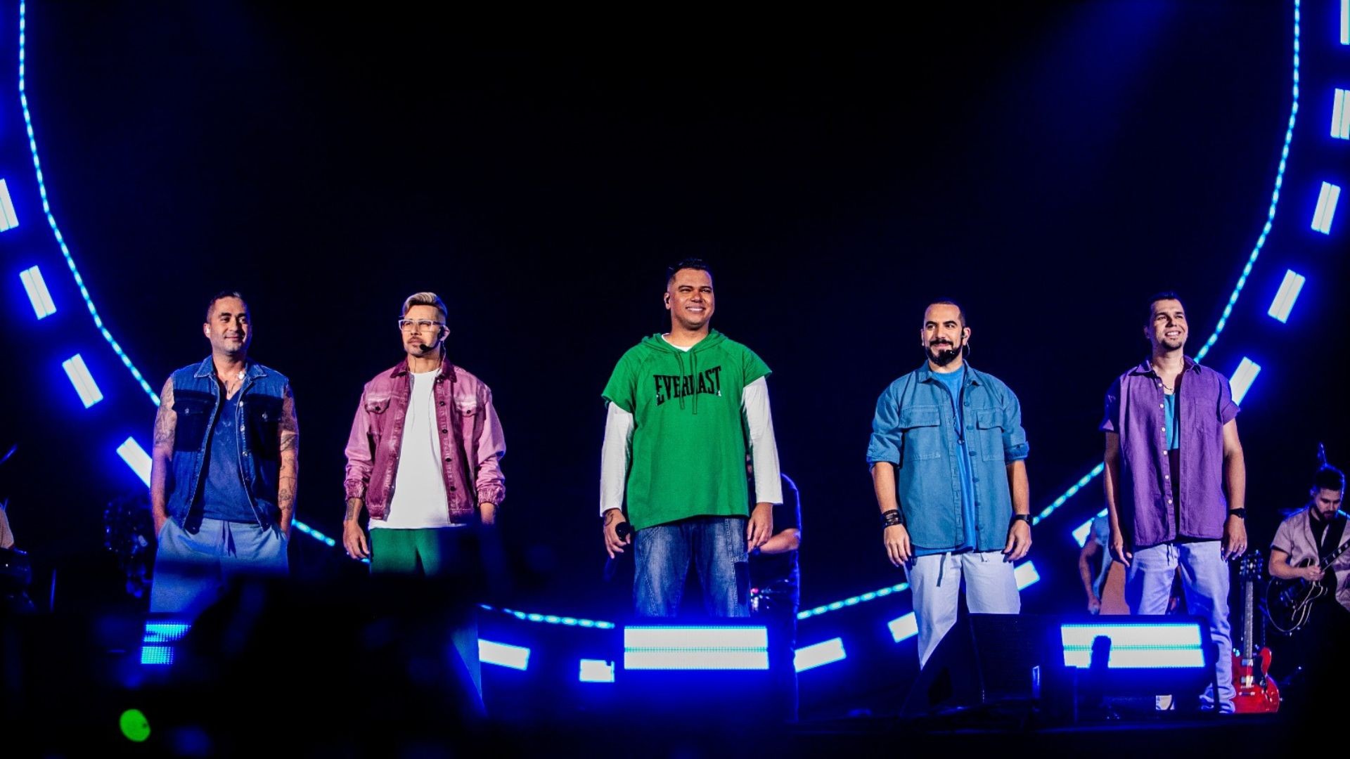 Sorriso Maroto, Michel Teló, Mano Walter e peças teatrais são atrações do fim de semana no DF