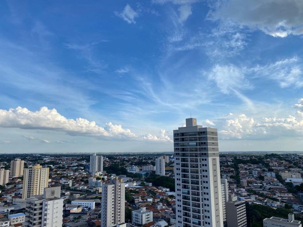 Com chegada de massa de ar seco, temperaturas podem chegar a 36°C no interior de SP nos próximos dias — Foto: Beatriz Jarins/g1