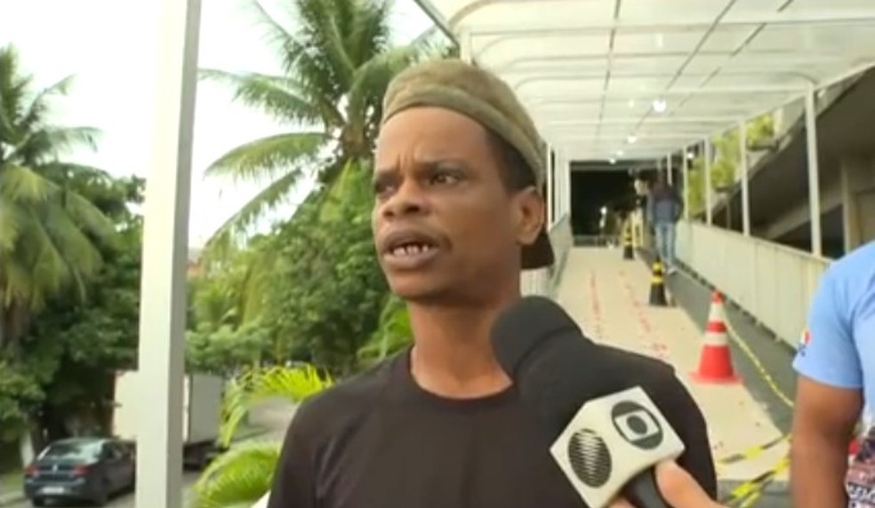 Morador diz que PMs arrombaram porta e mataram companheiro em comunidade de Salvador — Foto: Reprodução/TV Bahia 