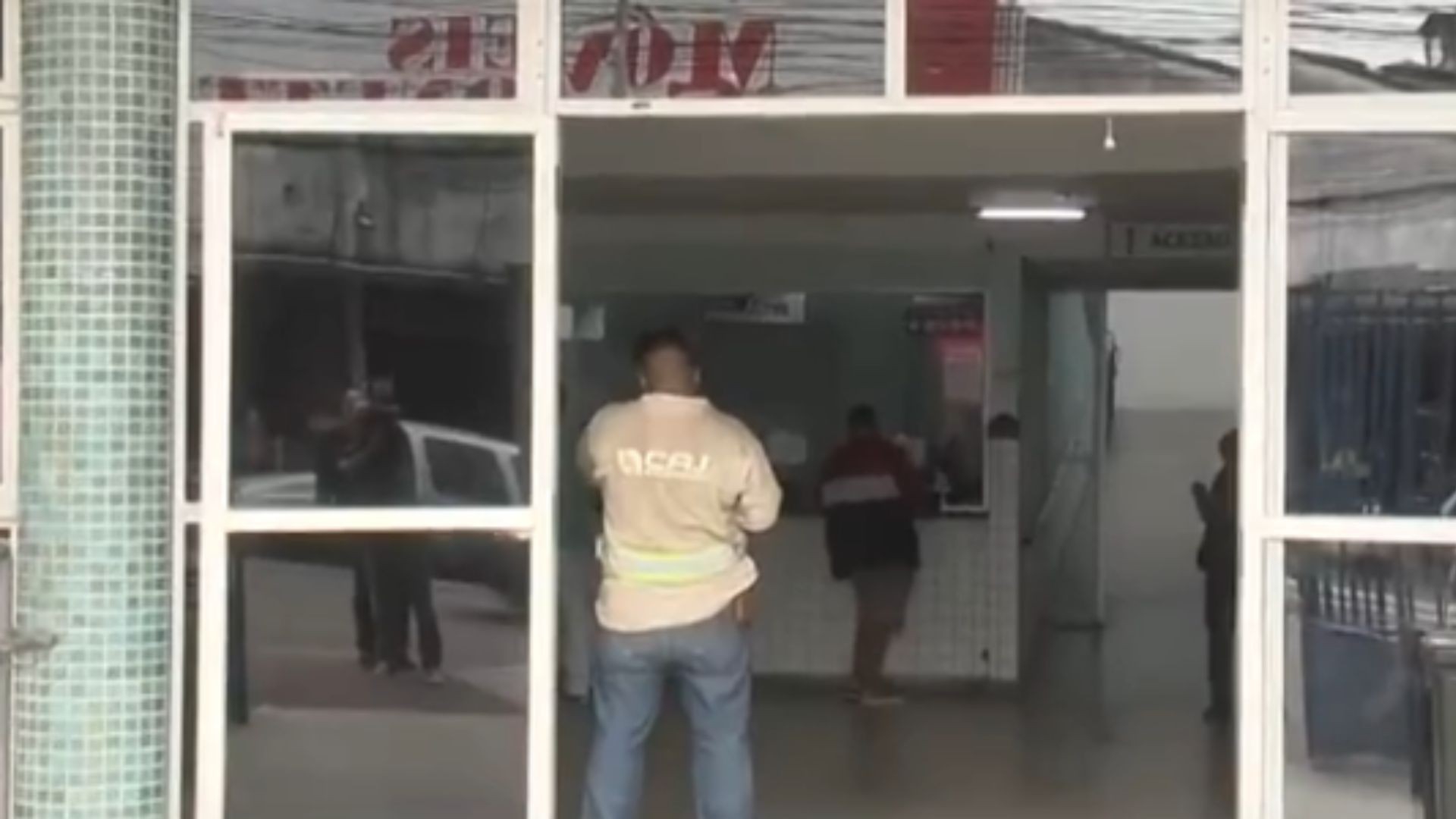 Paciente é presa após agredir e xingar técnica de enfermagem de 'neguinha' dentro de PA em Vila Velha