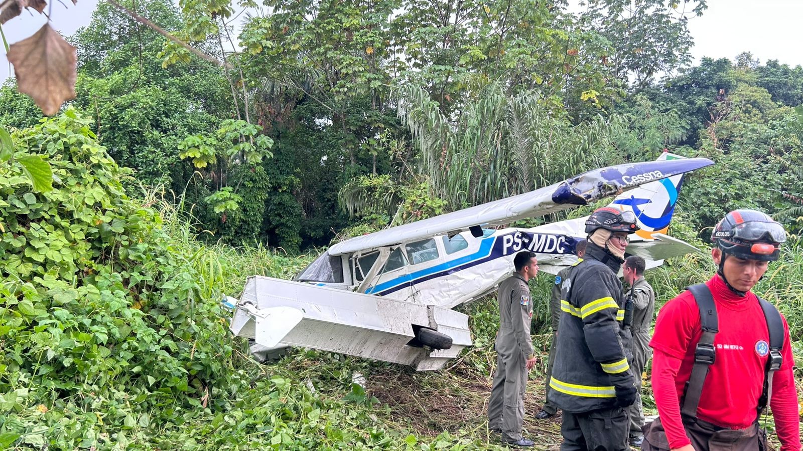 Aeronave ultrapassa pista e para em área de mata no Aeroclube de Manaus; acidente é segundo em quatro dias