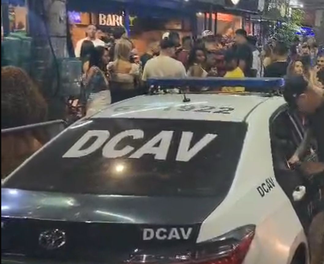 Polícia prende responsável por vender bebida alcóolica a adolescentes no Rio