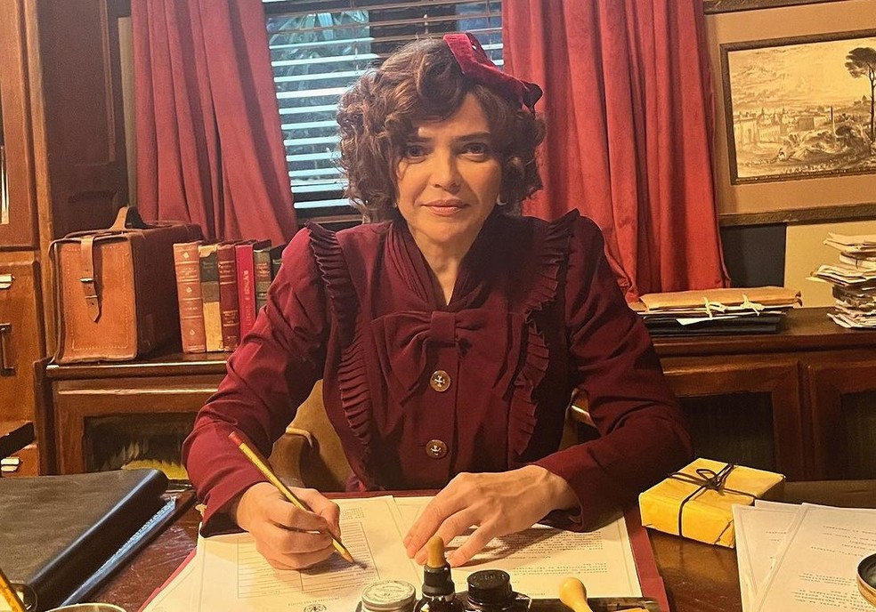 Titina Medeiros caracterizada como Alzira Soriano — Foto: Reprodução/Redes sociais