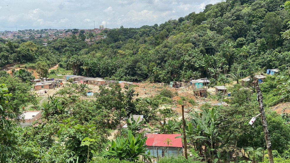 Comunidade onde ocorreu deslizamento de terra, em Manaus — Foto: Patrick Marques, g1 AM. 