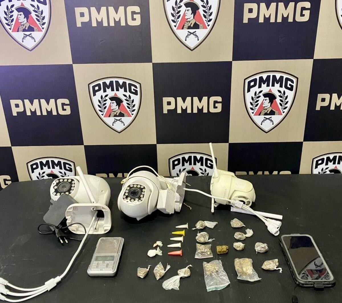 Câmeras usadas para monitorar chegada da polícia são apreendidas durante prisão de foragido na zona rural de Porteirinha