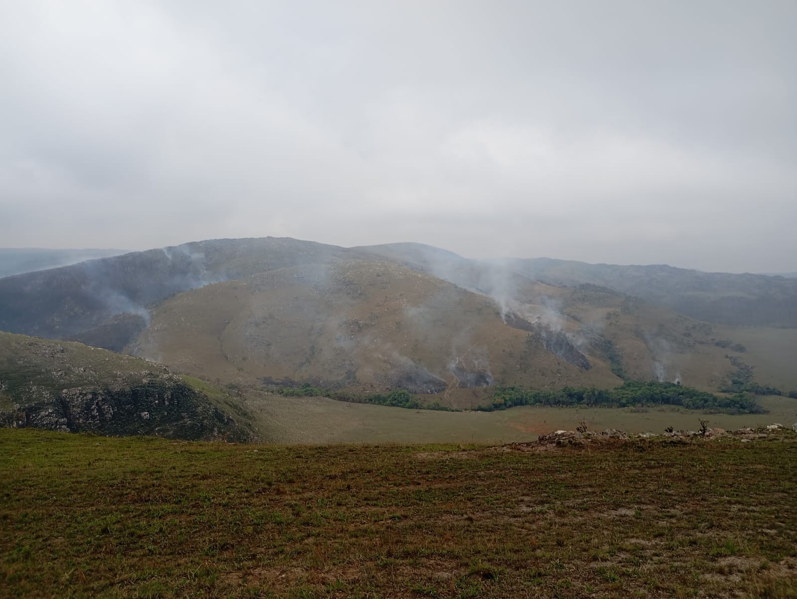 Incêndio destrói área equivalente a 140 campos de futebol próxima à Casca d’Anta na Serra da Canastra