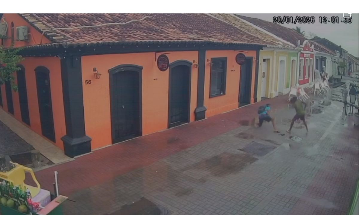 Homem é preso suspeito de agredir e matar pessoa em situação de rua no extremo da Bahia