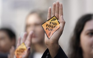 Ambientalistas denunciam número recorde de lobistas de combustíveis fósseis na COP 28