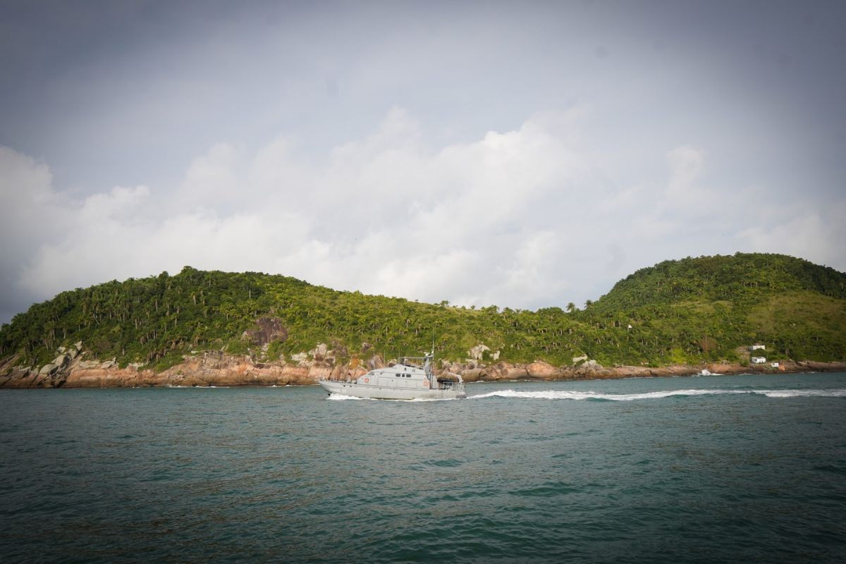 APS e Marinha firmam acordo para implantar sistema de tráfego monitorado na Ilha da Moela, em Guarujá, SP
