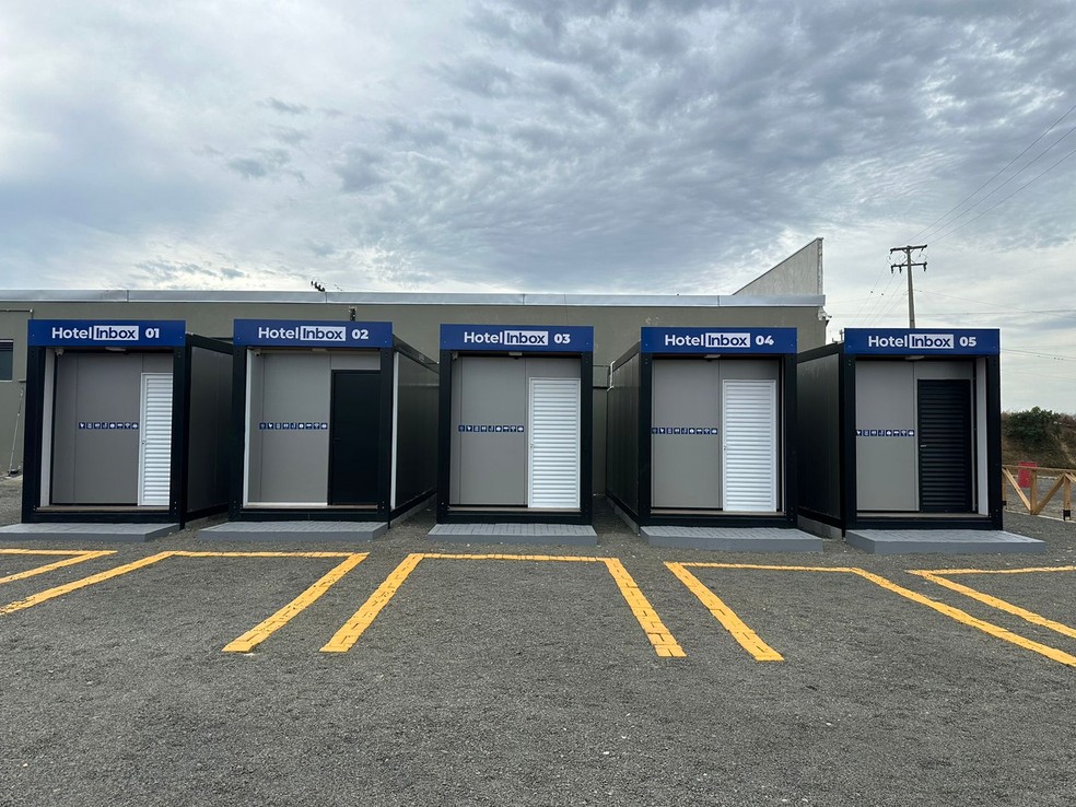 Unidades são instaladas em locais com infraestrutura 24 horas, possuem câmeras externas e fechaduras eletrônicas. — Foto: Hotelinbox