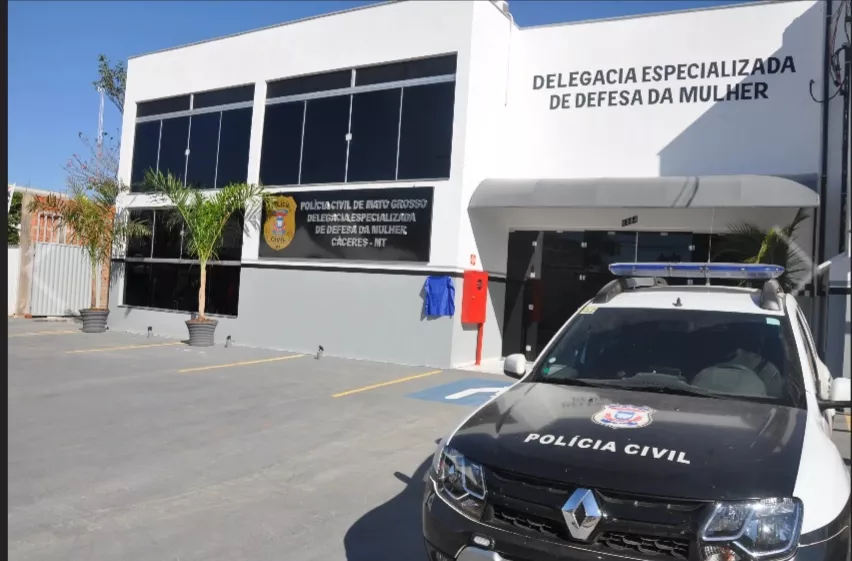 Mulher se joga de carro em movimento para escapar de ex-patrão que tentou estuprá-la em MT