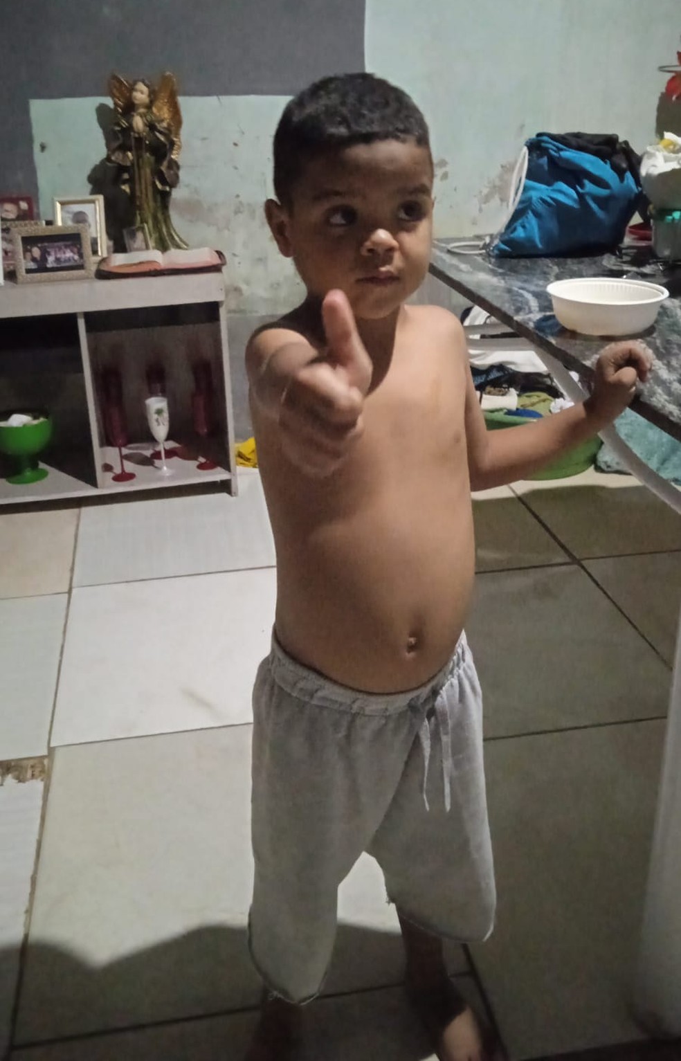 Família de Tupã tem tentado adaptar menino nascido na Índia à cultura brasileira — Foto: Arquivo Pessoal
