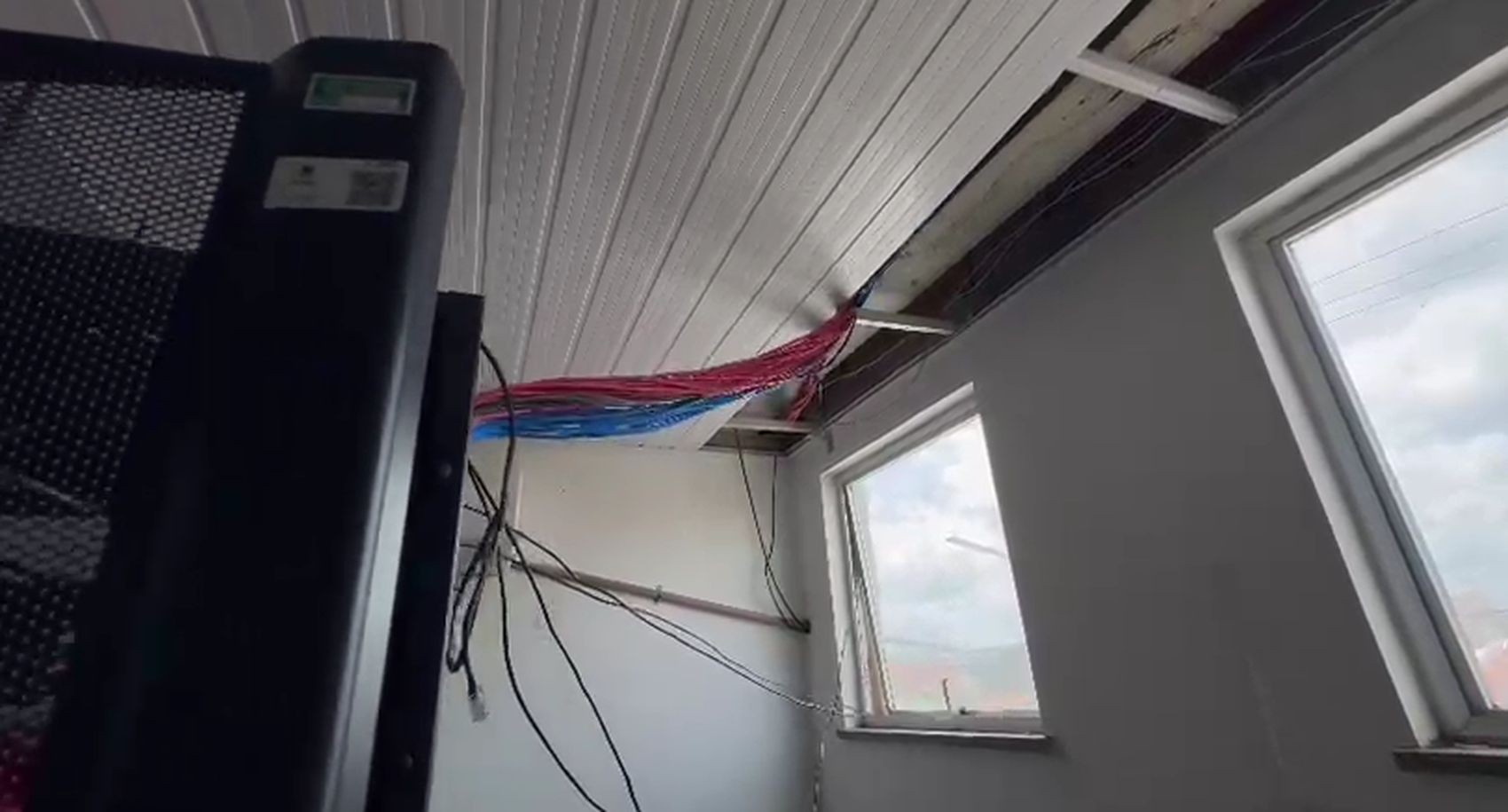 Prédio da Prefeitura de Lagarto é esvaziado parcialmente após apresentar riscos na estrutura elétrica 