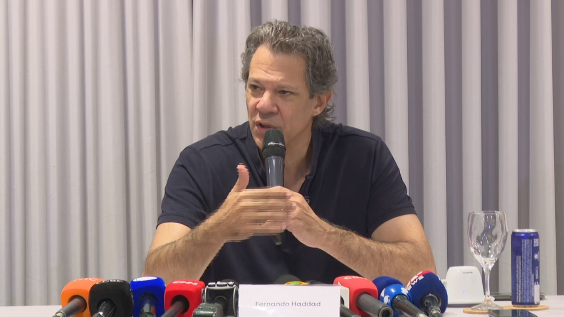 'Tarcísio não tem nenhuma familiaridade até hoje com SP', diz Haddad em 1ª entrevista como pré-candidato a governador