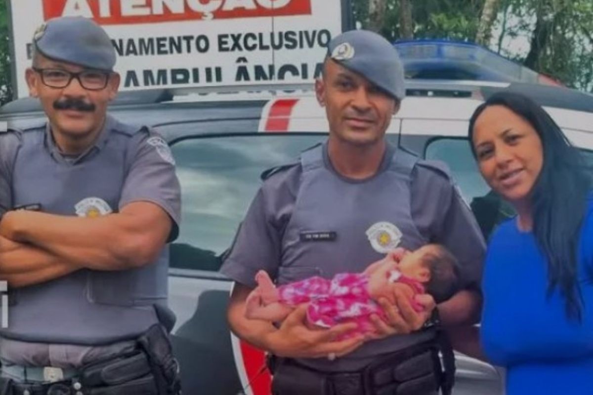 Bebê de 9 dias é salva por PM após engasgar com leite materno em SP; VÍDEO