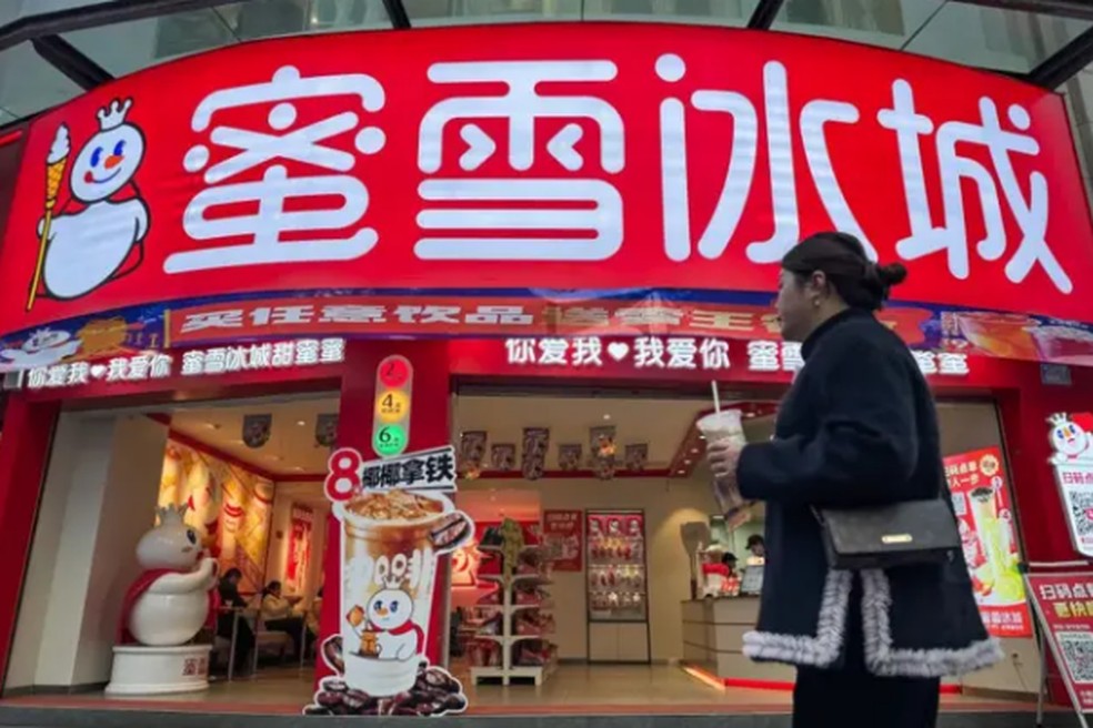 A rede de fast food Mixue prevê um investimento de R$ 3,2 bilhões no Brasil. — Foto: Getty Images via BBC