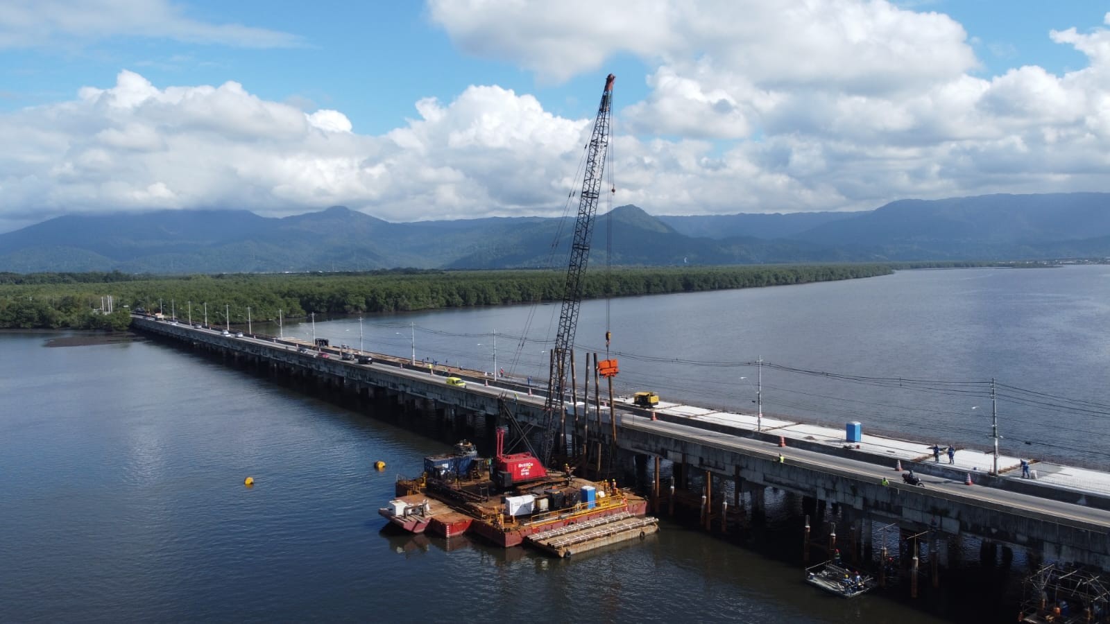 Obras do VLT em São Vicente, SP, avançam para nova etapa e causam intervenções no trânsito; confira 