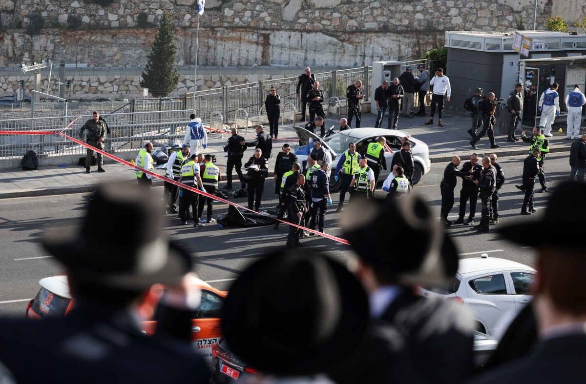 Mulher morre e outras 8 pessoas ficam feridas após ataque a tiros em Jerusalém