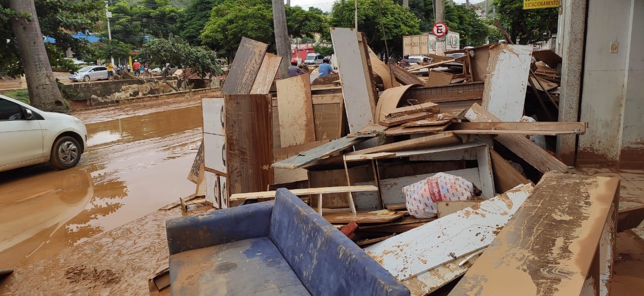 Ubá investiga uma morte e 17 casos suspeitos de leptospirose após enchentes